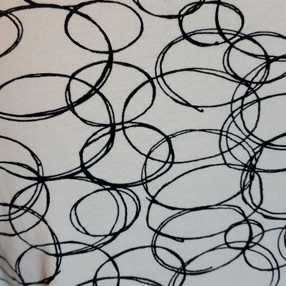 Old Navy circles graphic 3/4 sleeve tee XL - Picture 4 of 7